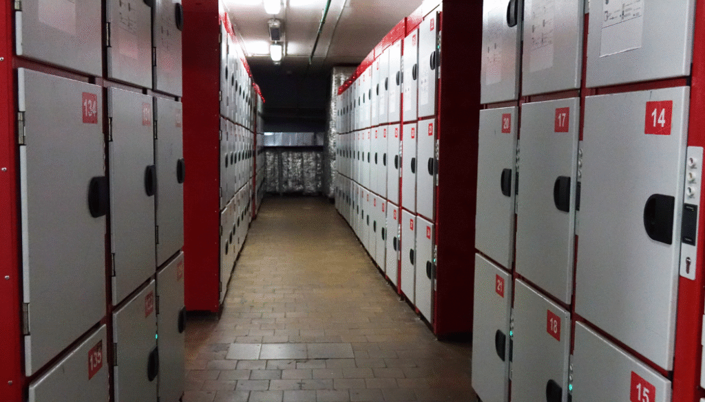 Luggage store, luggage locker, luggage transfer, bag locker, bag transfer, bag store, baggage store, baggage locker, baggage transfer in Colombo, Negombo, and near Colombo Airport (Bandaranaike International Airport) – Luggage Store Lockers and Transfer Services